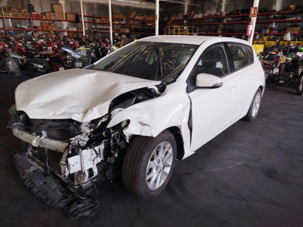 PILOTO TRASERO IZQUIERDO INTERIOR TOYOTA AURIS (E18) - Imagen 2