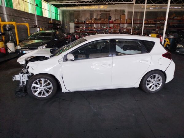 PILOTO TRASERO IZQUIERDO INTERIOR TOYOTA AURIS (E18) - Imagen 4
