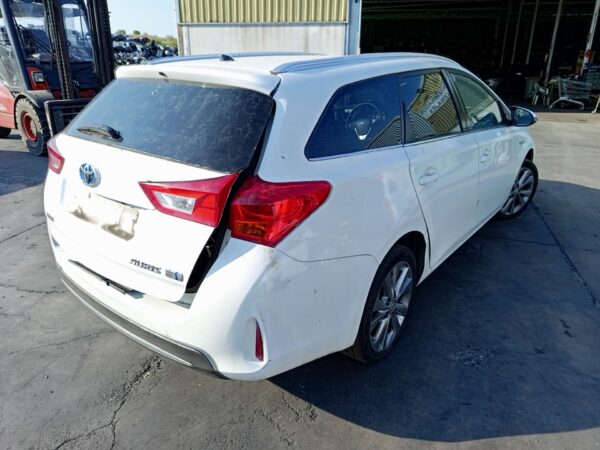 PORTON TRASERO TOYOTA AURIS TOURING SPORTS (E18) - Imagen 2