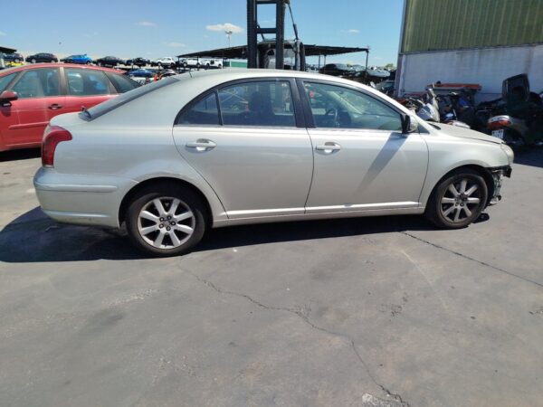 FARO DERECHO TOYOTA AVENSIS BERLINA (T25) - Imagen 4