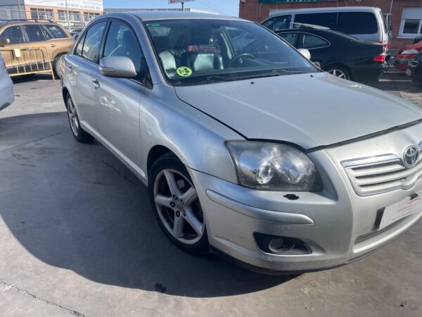 PILOTO TRASERO DERECHO TOYOTA AVENSIS BERLINA (T25) - Imagen 2