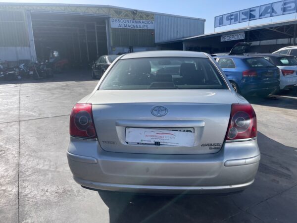 PILOTO TRASERO DERECHO TOYOTA AVENSIS BERLINA (T25) - Imagen 4