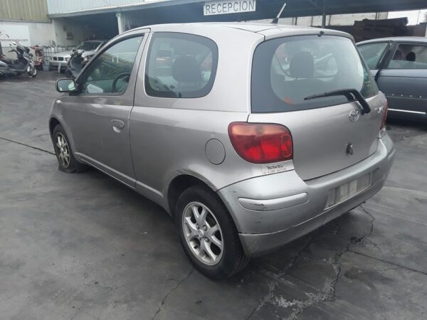 PILOTO TRASERO DERECHO TOYOTA YARIS (NCP1/NLP1/SCP1) - Imagen 4