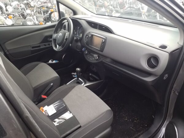 NEUMATICO TOYOTA YARIS (P13) - Imagen 4