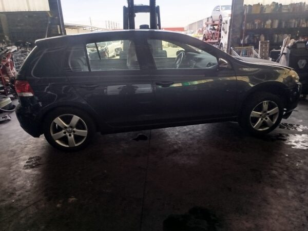 RAMPA INYECTORA VOLKSWAGEN GOLF VI (5K1)(10.2008) - Imagen 3