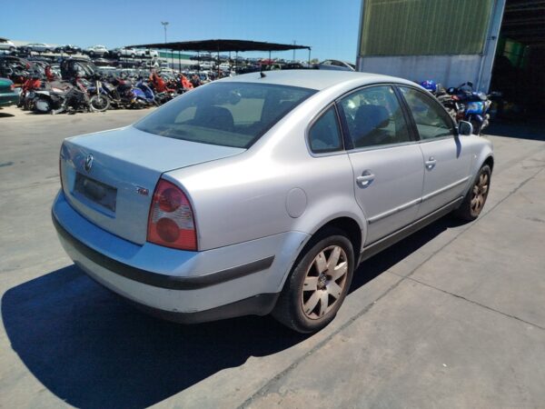 TRANSMISION DELANTERA IZQUIERDA VOLKSWAGEN PASSAT BERLINA (3B3) - Imagen 3