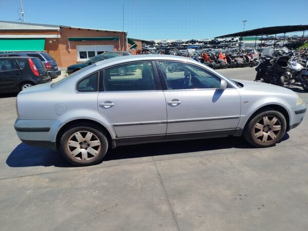 TRANSMISION DELANTERA IZQUIERDA VOLKSWAGEN PASSAT BERLINA (3B3) - Imagen 4