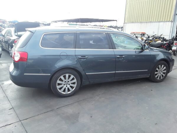 PUERTA TRASERA DERECHA VOLKSWAGEN PASSAT BERLINA (3C2) - Imagen 2