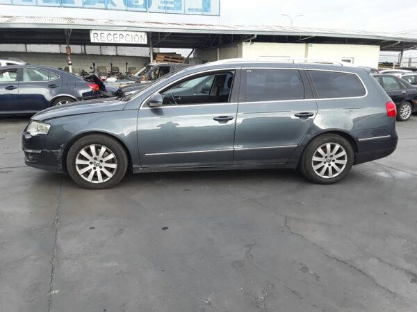 CAJA RELES / FUSIBLES VOLKSWAGEN PASSAT BERLINA (3C2) - Imagen 5