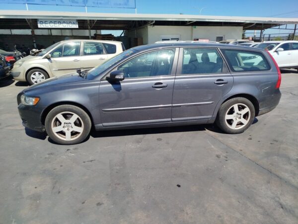 PARAGOLPES DELANTERO VOLVO V50 FAMILIAR - Imagen 3