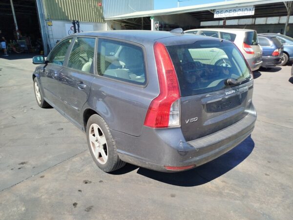 PARAGOLPES DELANTERO VOLVO V50 FAMILIAR - Imagen 4