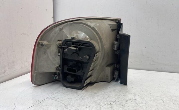 PILOTO TRASERO CENTRAL VOLKSWAGEN TOUAREG (7LA)