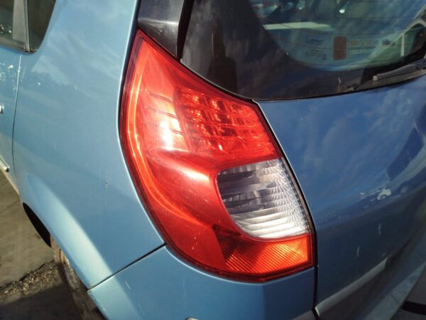 PILOTO TRASERO IZQUIERDO RENAULT SCENIC II (JM)