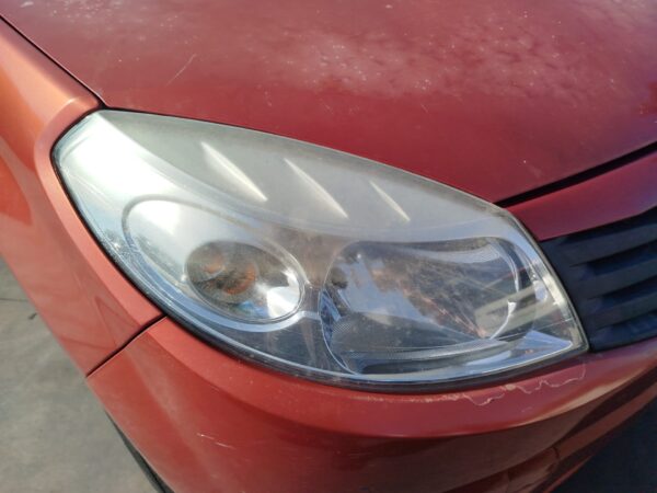 FARO DERECHO DACIA SANDERO