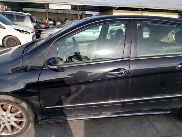 PUERTA DELANTERA IZQUIERDA MERCEDES-BENZ CLASE B (BM 245)