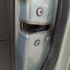CERRADURA PUERTA DELANTERA DERECHA TOYOTA YARIS (KSP9/SCP9/NLP9)