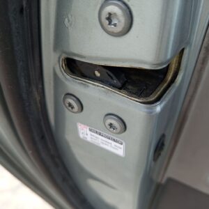 CERRADURA PUERTA TRASERA IZQUIERDA TOYOTA YARIS (KSP9/SCP9/NLP9)