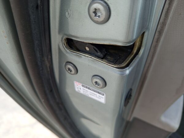 CERRADURA PUERTA TRASERA IZQUIERDA TOYOTA YARIS (KSP9/SCP9/NLP9)