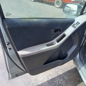 ELEVALUNAS DELANTERO IZQUIERDO TOYOTA YARIS (KSP9/SCP9/NLP9)