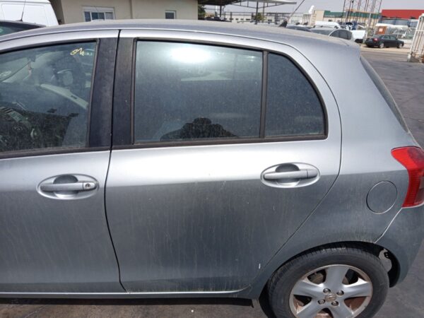 PUERTA TRASERA IZQUIERDA TOYOTA YARIS (KSP9/SCP9/NLP9)