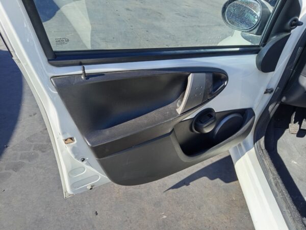 ELEVALUNAS DELANTERO IZQUIERDO TOYOTA AYGO (KGB/WNB)