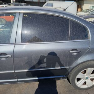 PUERTA TRASERA IZQUIERDA SKODA SUPERB (3U4)