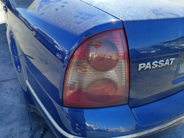 PILOTO TRASERO IZQUIERDO VOLKSWAGEN PASSAT BERLINA (3B3)