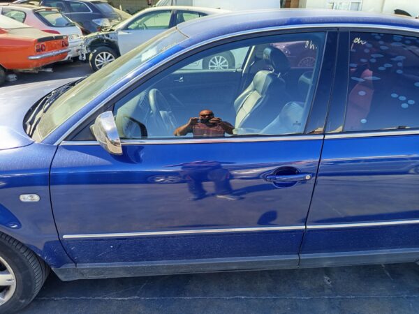 PUERTA DELANTERA IZQUIERDA VOLKSWAGEN PASSAT BERLINA (3B3)