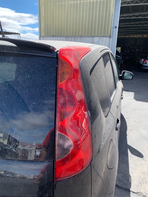 PILOTO TRASERO DERECHO NISSAN NOTE (E11E)