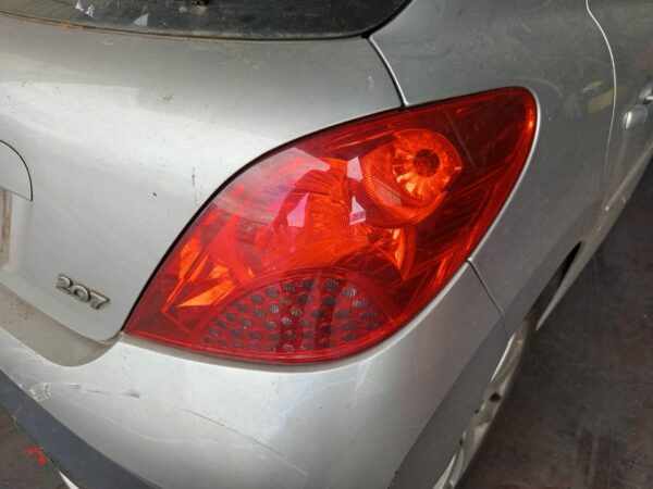 PILOTO TRASERO DERECHO PEUGEOT 207