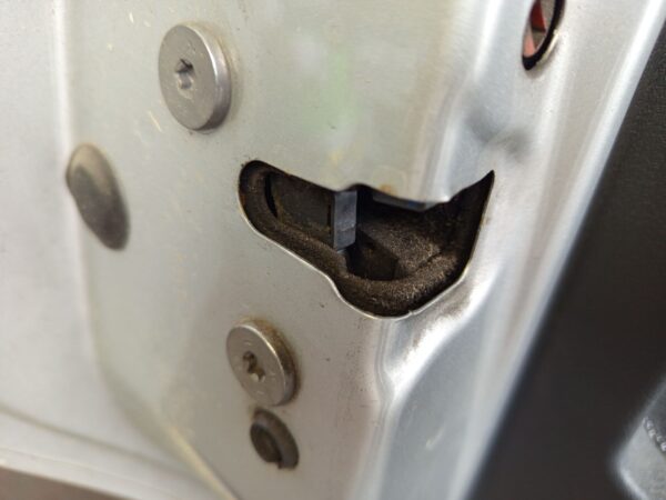 CERRADURA PUERTA TRASERA IZQUIERDA PEUGEOT 207