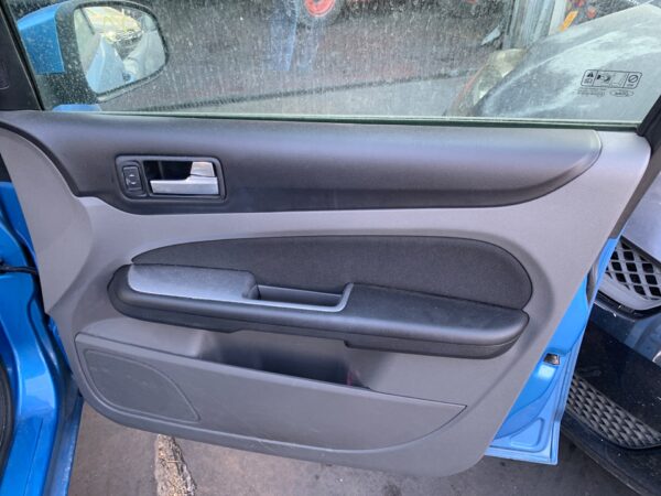 ELEVALUNAS DELANTERO DERECHO FORD FOCUS BERLINA (CAP)