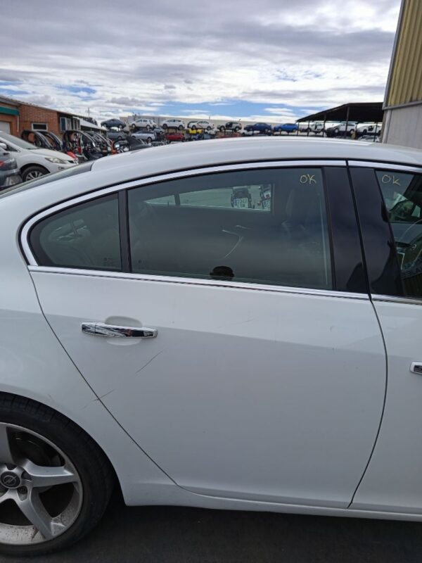 PUERTA TRASERA DERECHA OPEL INSIGNIA BERLINA