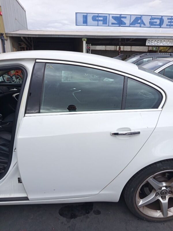 PUERTA TRASERA IZQUIERDA OPEL INSIGNIA BERLINA