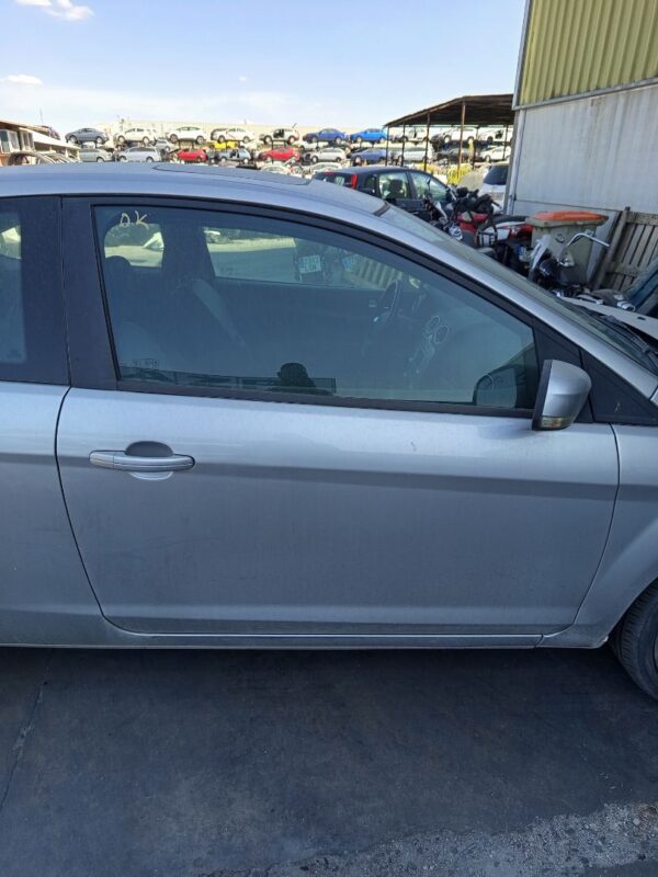 PUERTA DELANTERA DERECHA FORD FOCUS BERLINA (CB4)