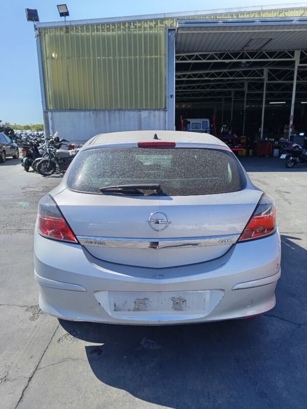 PARAGOLPES TRASERO OPEL ASTRA H GTC