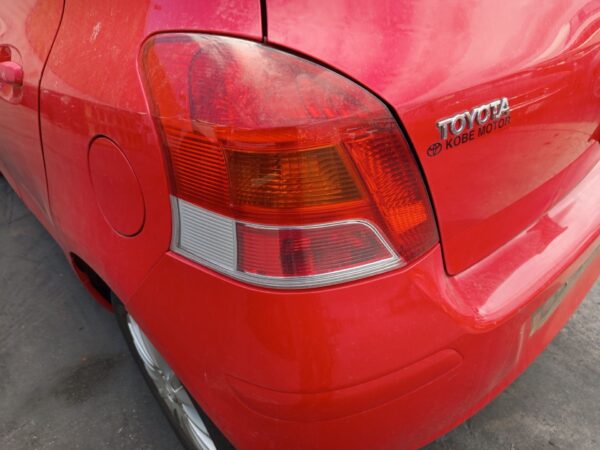 PILOTO TRASERO IZQUIERDO TOYOTA YARIS (KSP9/SCP9/NLP9)