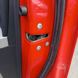 CERRADURA PUERTA DELANTERA DERECHA TOYOTA YARIS (KSP9/SCP9/NLP9)