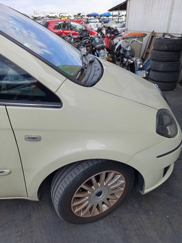 ALETA DELANTERA DERECHA LANCIA MUSA (184)