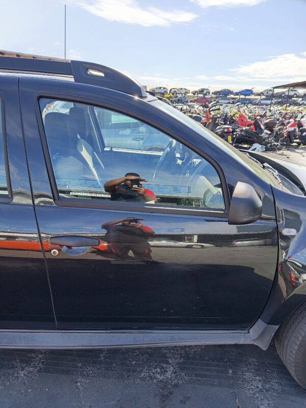 PUERTA DELANTERA DERECHA DACIA DUSTER I