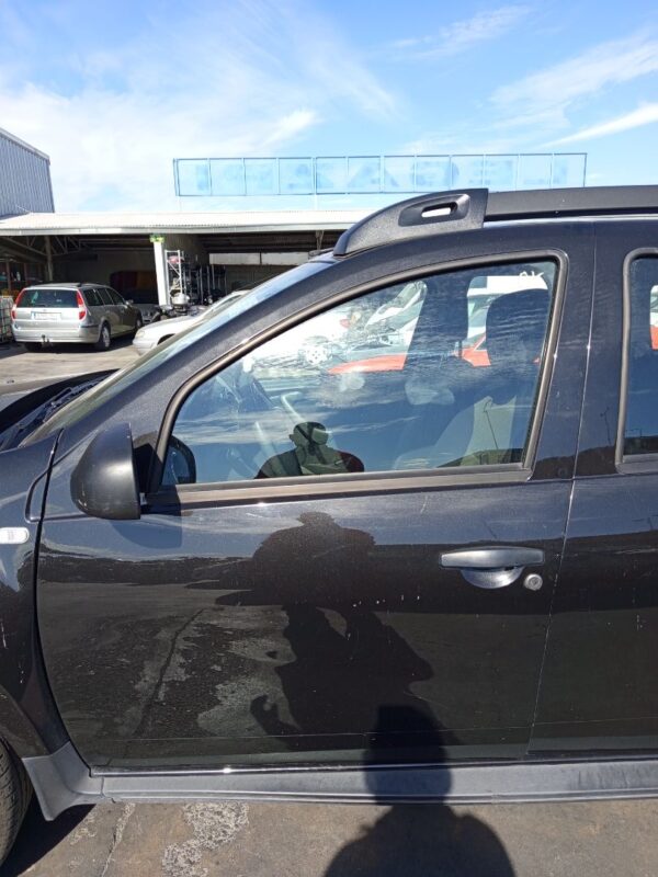 PUERTA DELANTERA IZQUIERDA DACIA DUSTER I