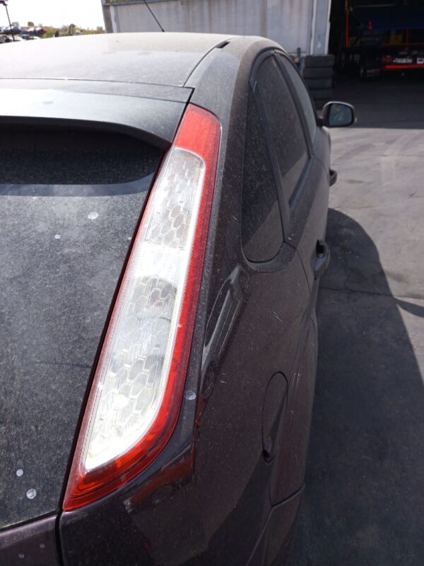 PILOTO TRASERO DERECHO FORD FOCUS BERLINA (CB4)