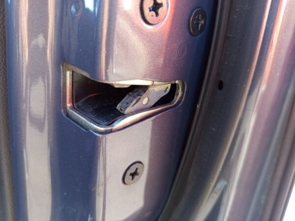 CERRADURA PUERTA DELANTERA DERECHA MAZDA 3 BERLINA (BK)
