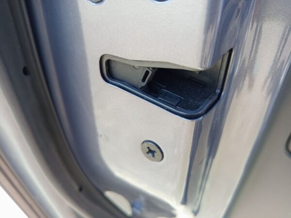 CERRADURA PUERTA TRASERA IZQUIERDA MAZDA 3 BERLINA (BK)