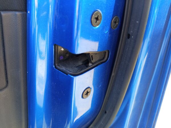 CERRADURA PUERTA DELANTERA DERECHA MAZDA 3 BERLINA (BK)