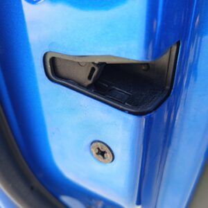 CERRADURA PUERTA TRASERA IZQUIERDA MAZDA 3 BERLINA (BK)