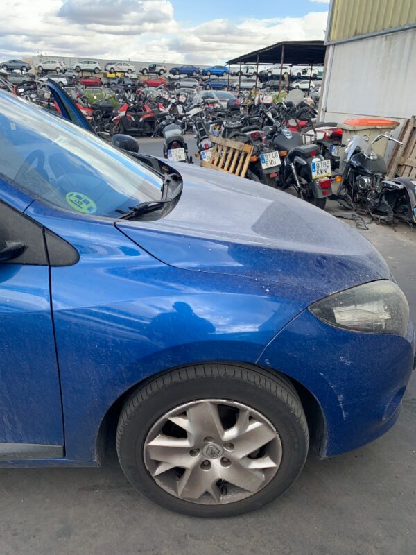 ALETA DELANTERA DERECHA RENAULT MEGANE III BERLINA 5P