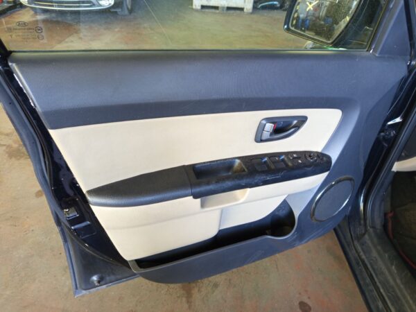 ELEVALUNAS DELANTERO IZQUIERDO KIA SOUL (AM)