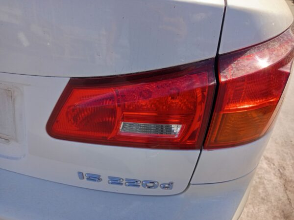 PILOTO TRASERO DERECHO INTERIOR LEXUS IS (DS2/IS2)