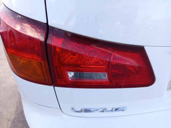 PILOTO TRASERO IZQUIERDO INTERIOR LEXUS IS (DS2/IS2)